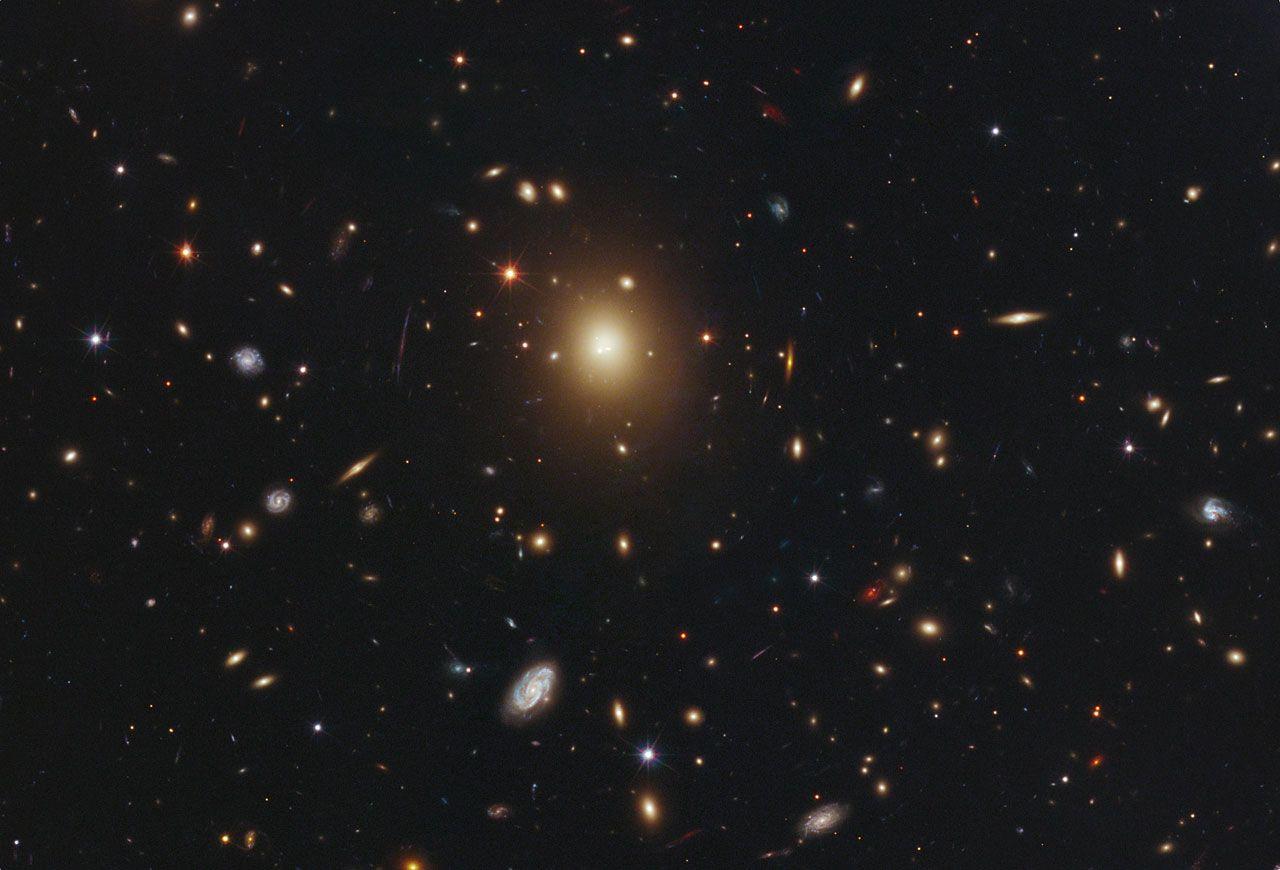 1280x870 Brightest Galaxy In Abell 2261
