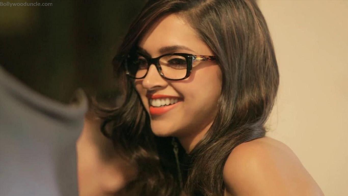 1366x769 Deepika Padukone Cute Smile HD Hình nền - Deepika Padukone Motivational Quotes - HD Wallpaper & Background Download https://wallpaperaccess.com/full/4621591.jpg