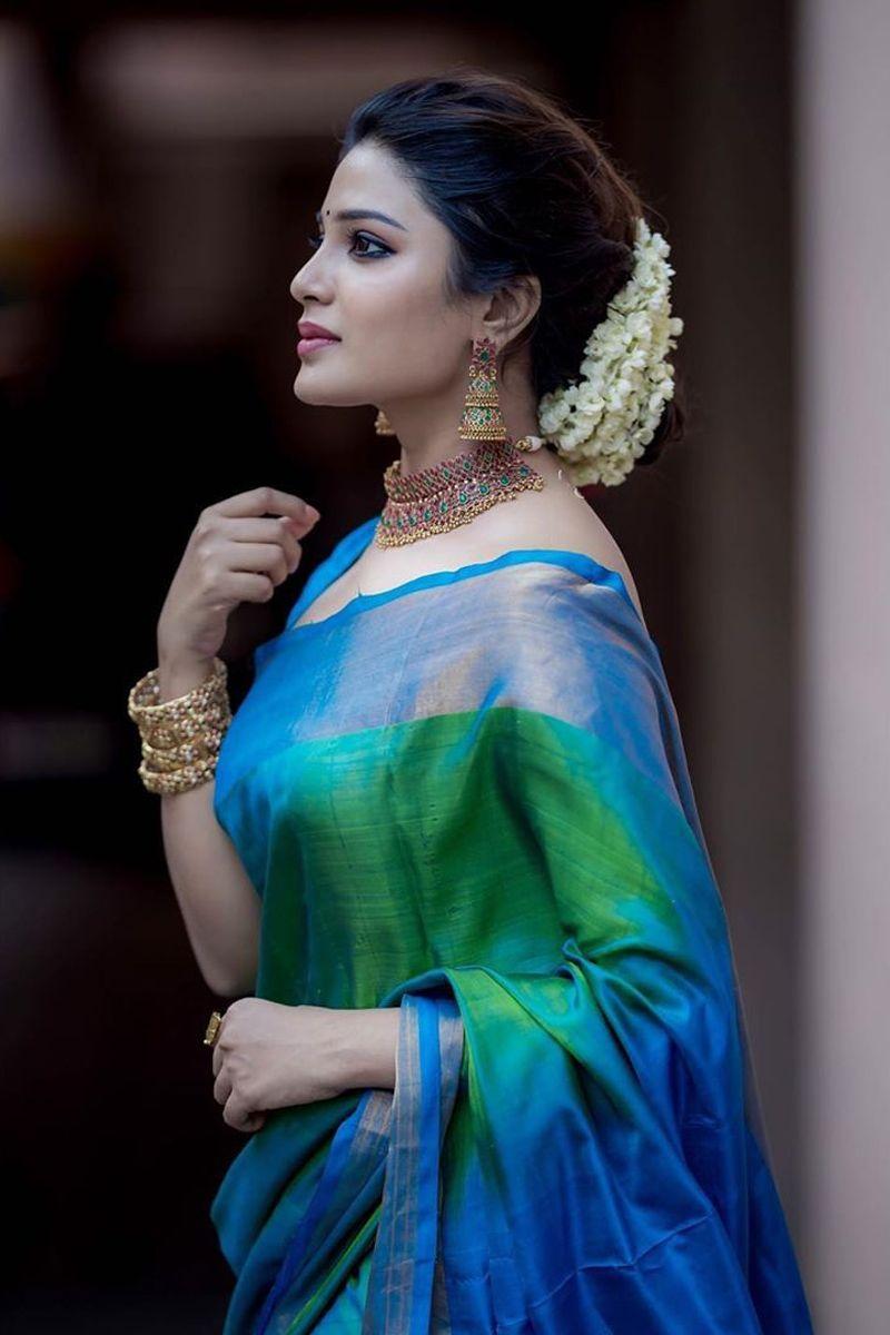 800x1200 AATHMIKA CUTE HOT GORGEOUS PICTURES Murukku Actress Aathmika Latest Cute HD Picture