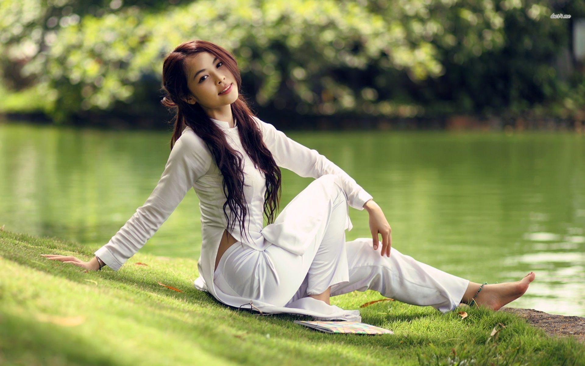 1920x1200 Vietnamese girl wallpaper