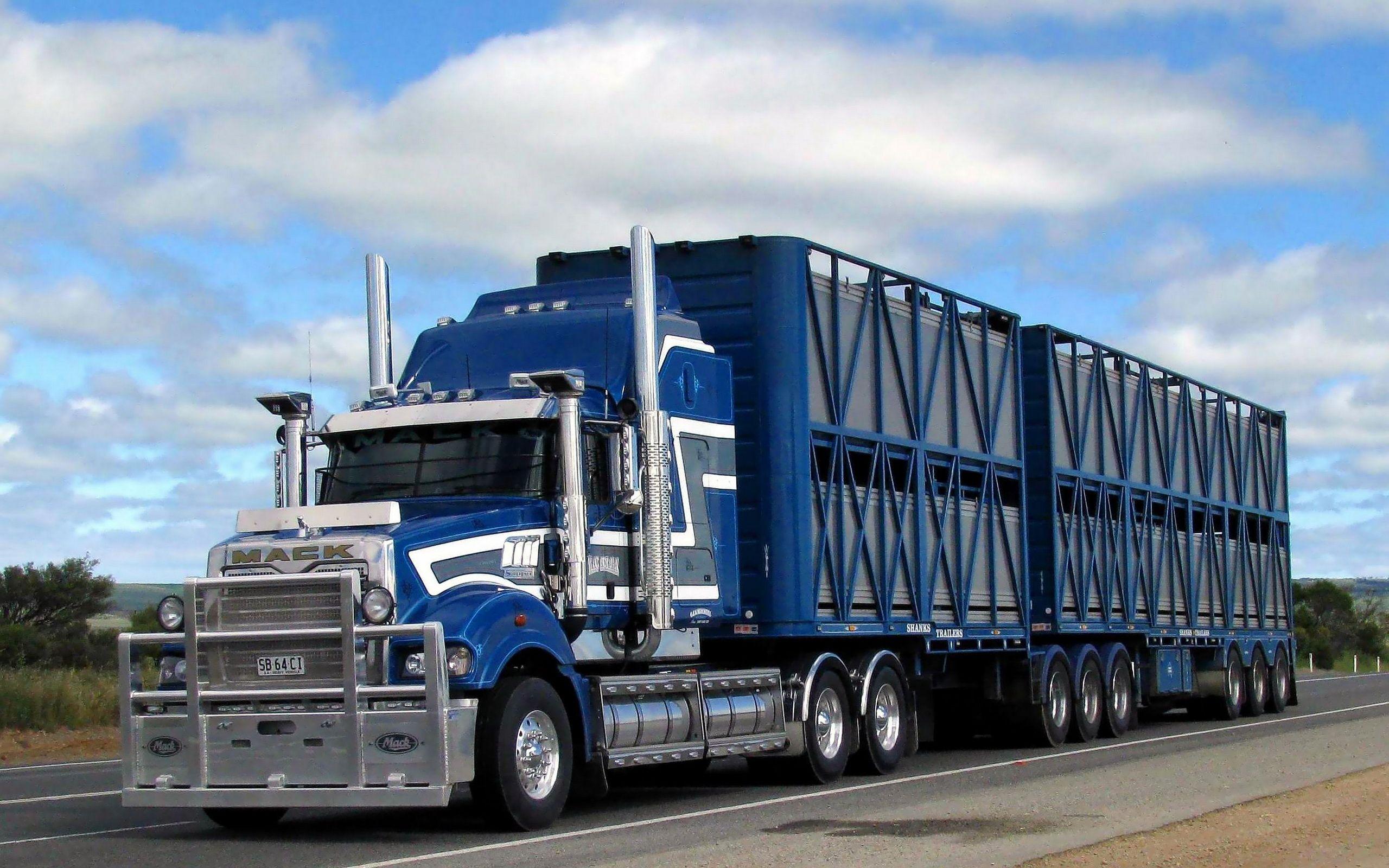 2560x1600 Vehicles Mack Trucks Wallpaper:2560x1600