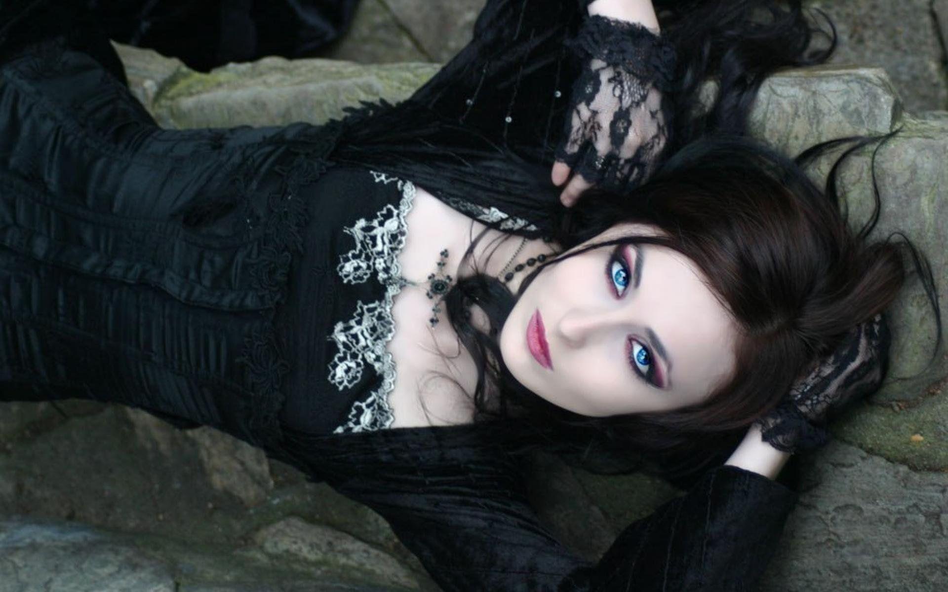 1920x1200 Gothic Girl Wallpaper