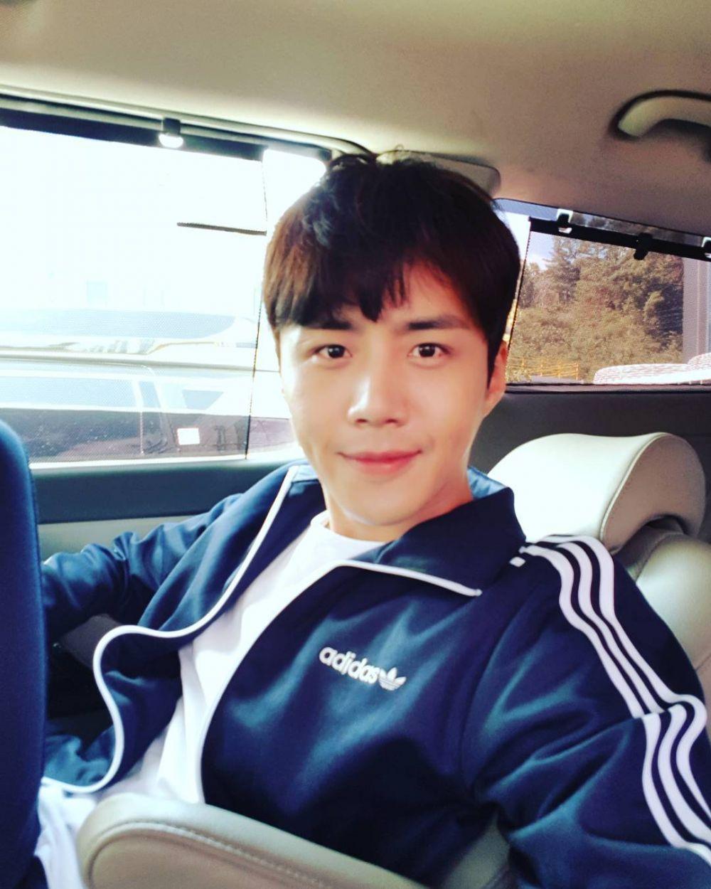 1000x1250 Kian Populer, 9 Potret Selfie Kim Seon Ho yang Super Manis
