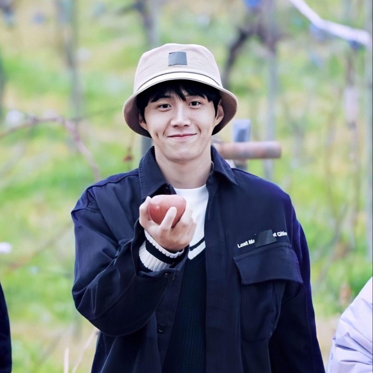 1200x1200 Kim Seon Ho di 2020