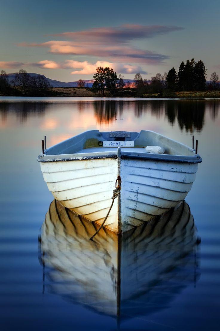 Small Boat Wallpapers - Top Free Small Boat Backgrounds - WallpaperAccess