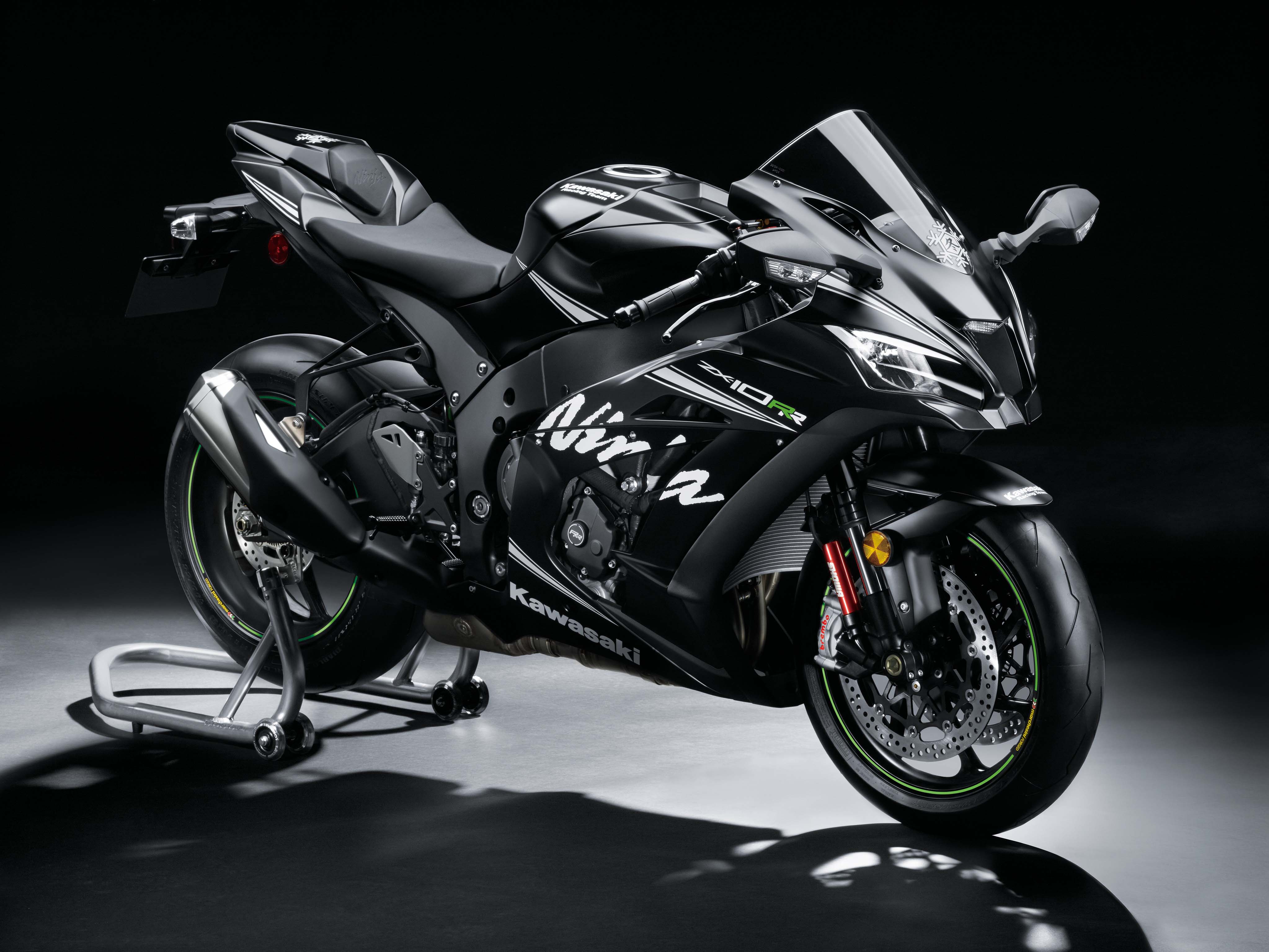 4093x3070 Kawasaki ZX 10R Wallpaper
