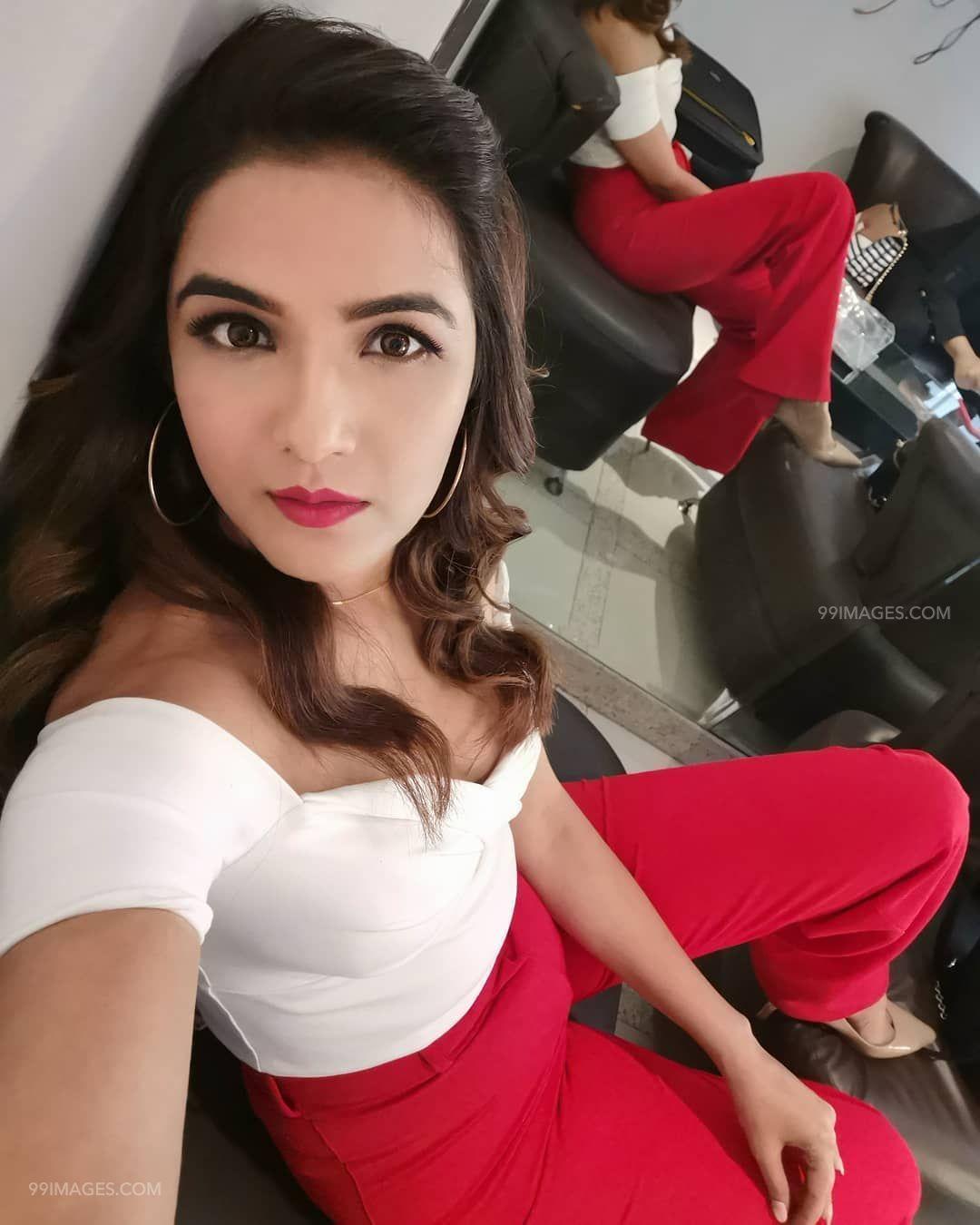 1080x1350 Jasmin Bhasin Hot HD Photo & Mobile Wallpaper (1080p) # jasminbhasin #actress #model #kollywood #bollywood #ph. Stylish girl image, Stylish girl, Style