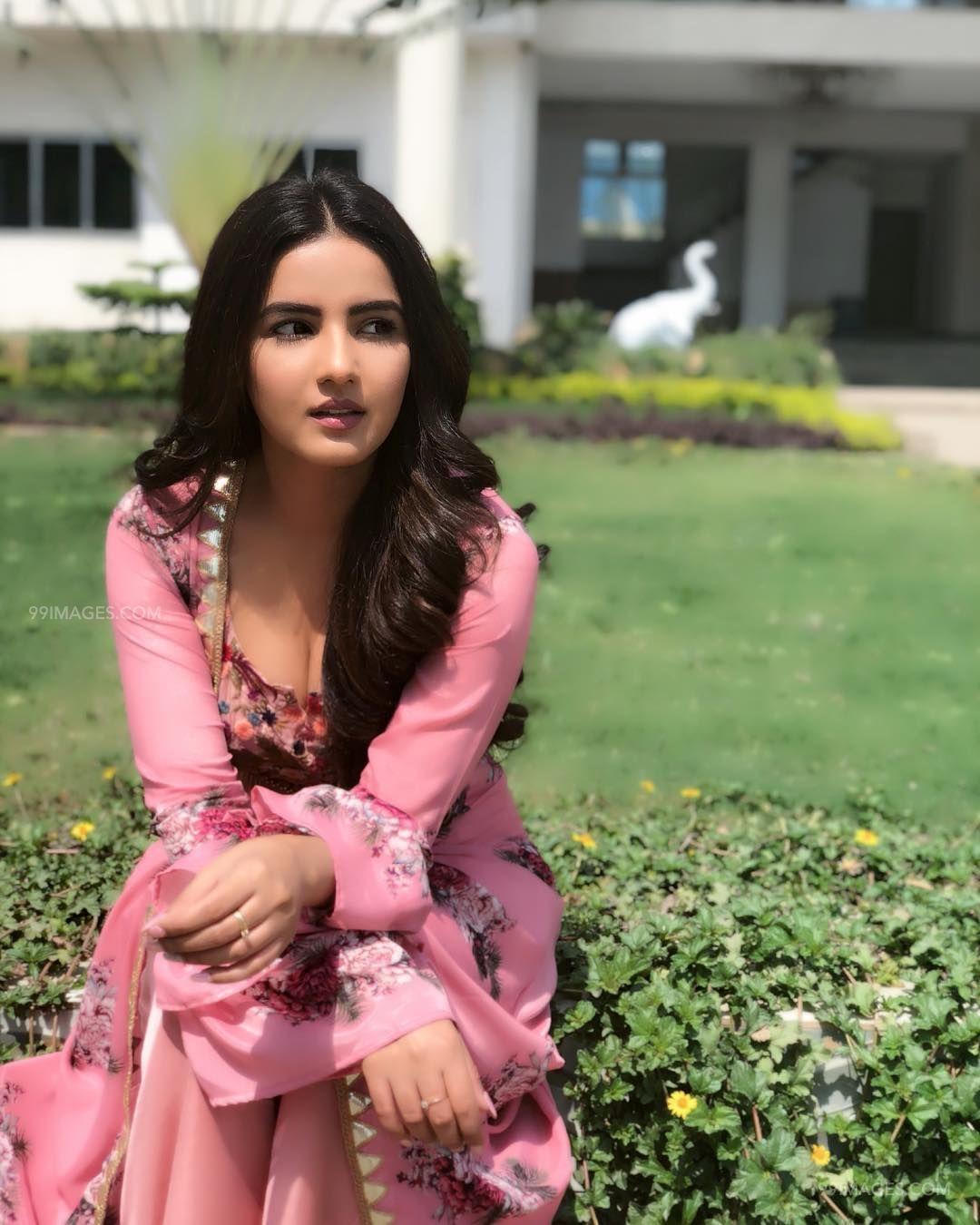 1080x1350 Jasmin Bhasin Photo