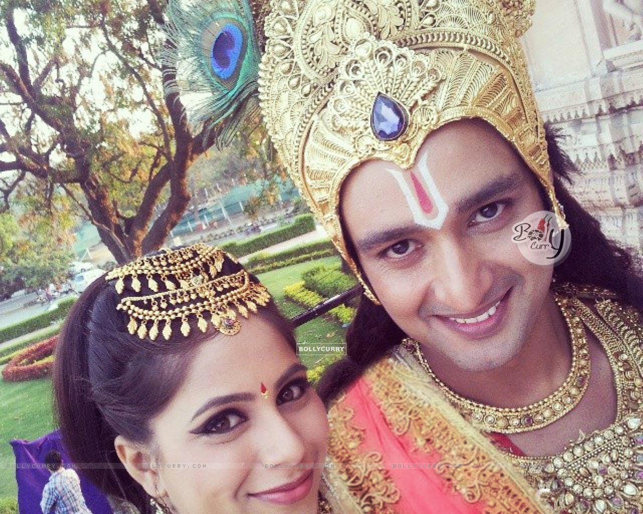 1280x1024 Wallpaper Raaj Jain with Veebha Aanand on the sets of Mahabharat size:1280x1024