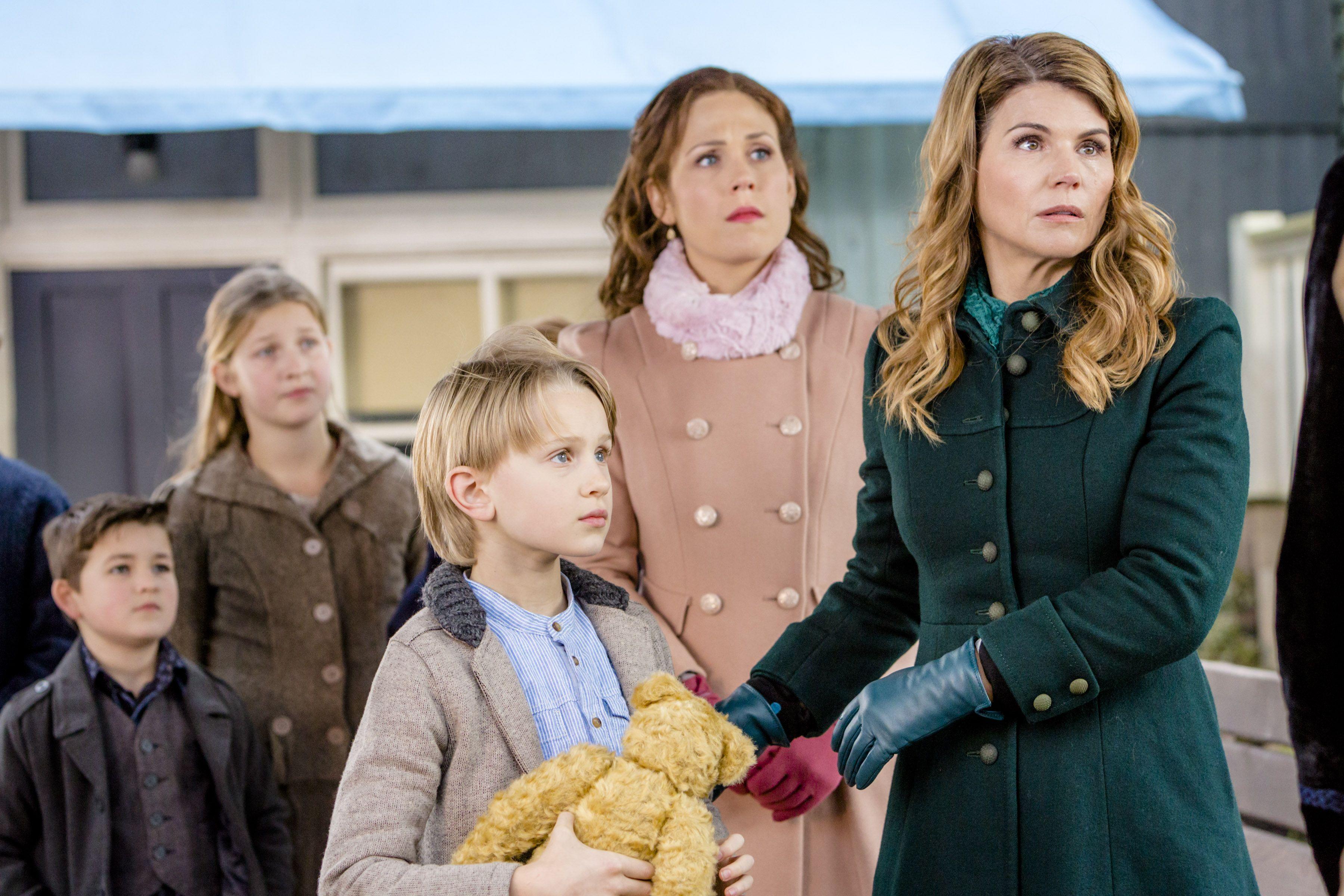 3600x2400 Exclusive Photo: Preview When Calls the Heart 'Heartbreak' Episode