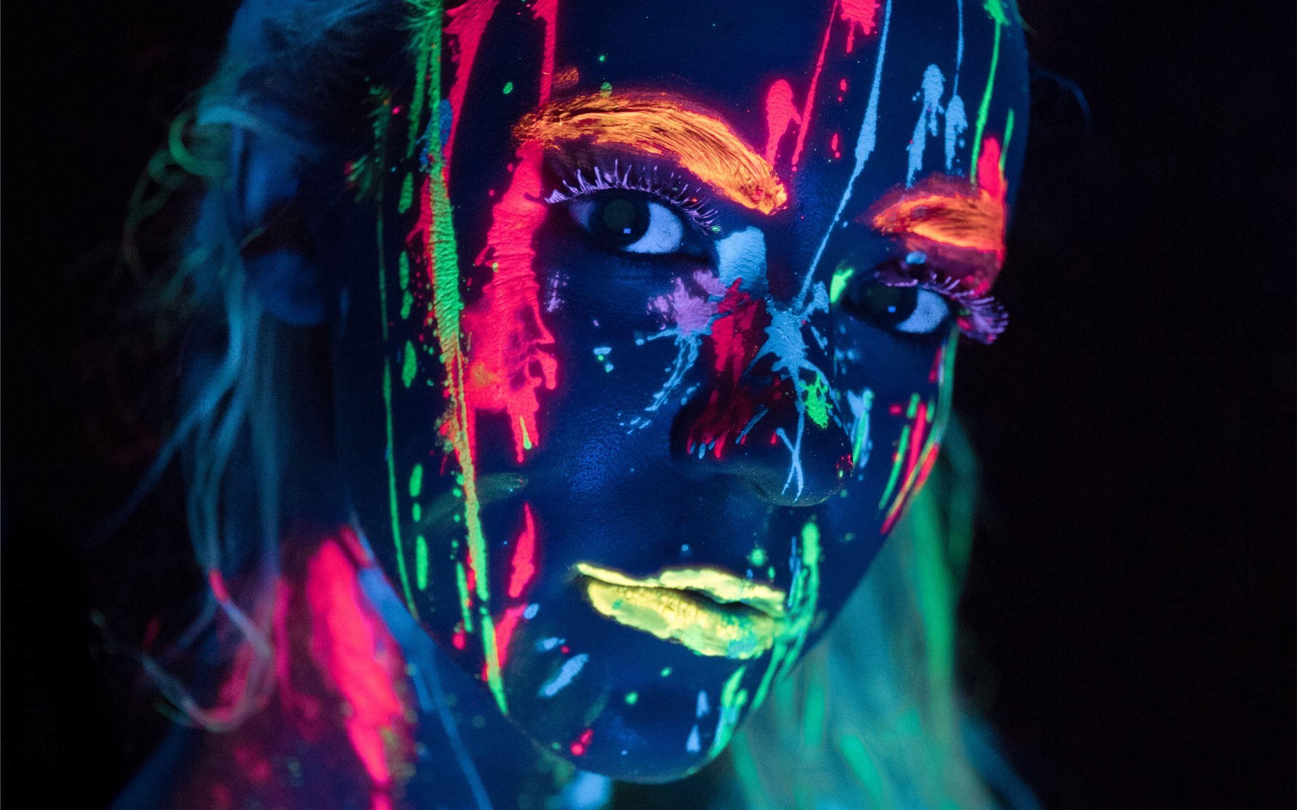2560x1600 Blacklight Portrait MacBook Air Wallpaper Download