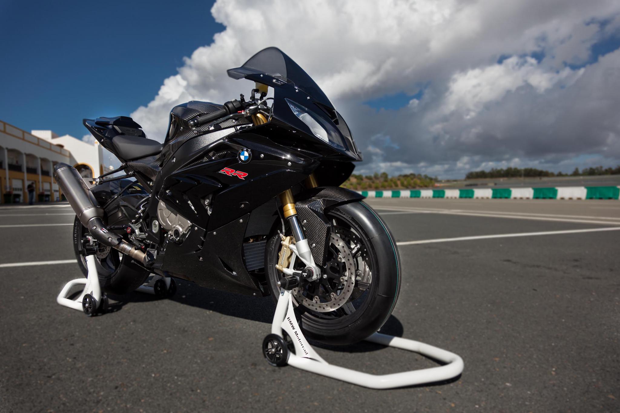 black bmw s1000rr