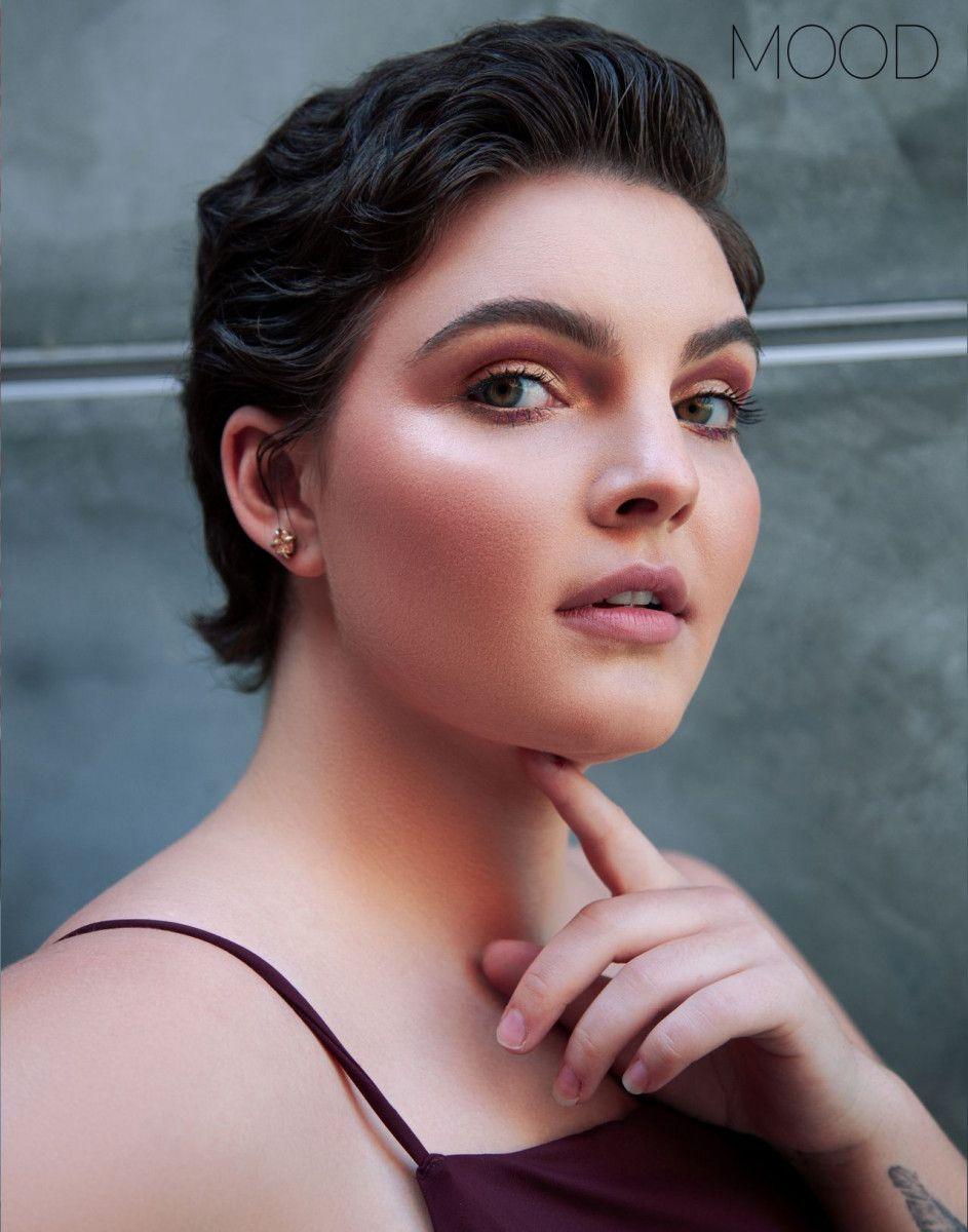 943x1200 Camren Bicondova wallpaper