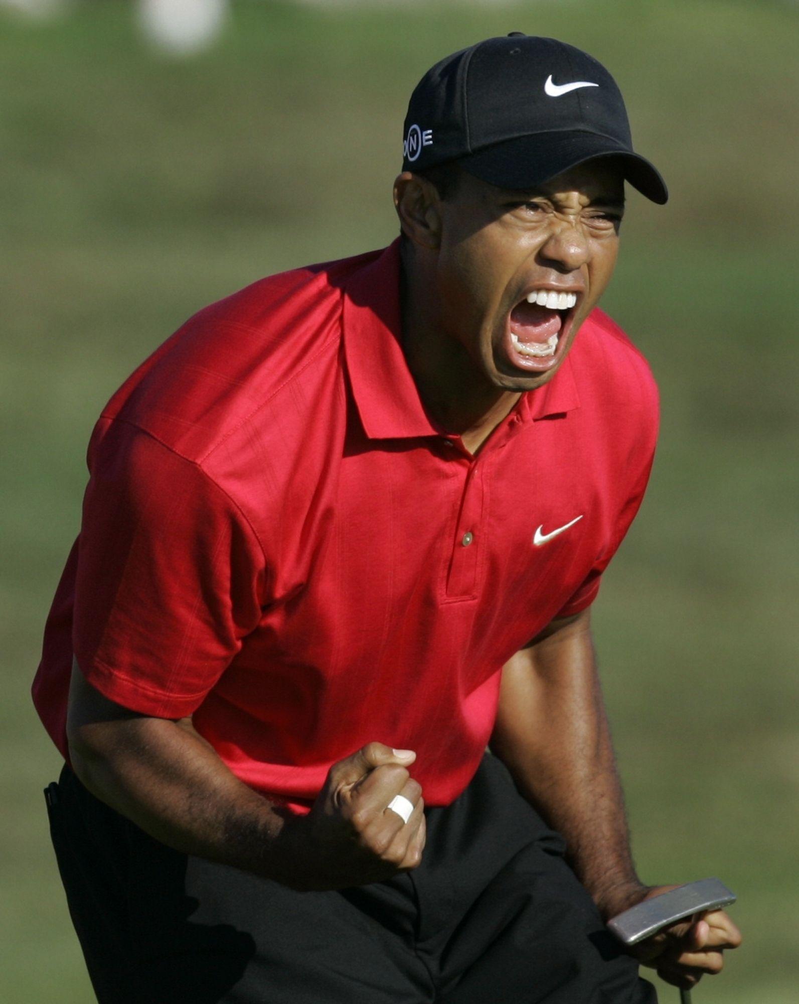 Tiger Woods Iphone Wallpapers Top Free Tiger Woods Iphone Backgrounds Wallpaperaccess