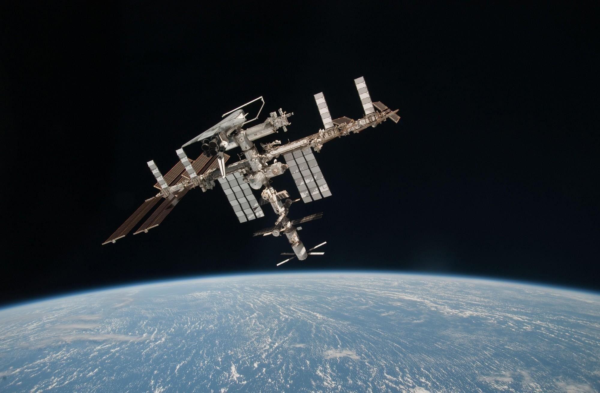 2000x1310 Free Real Space Wallpaper Desktop Background at Misc Monodomo