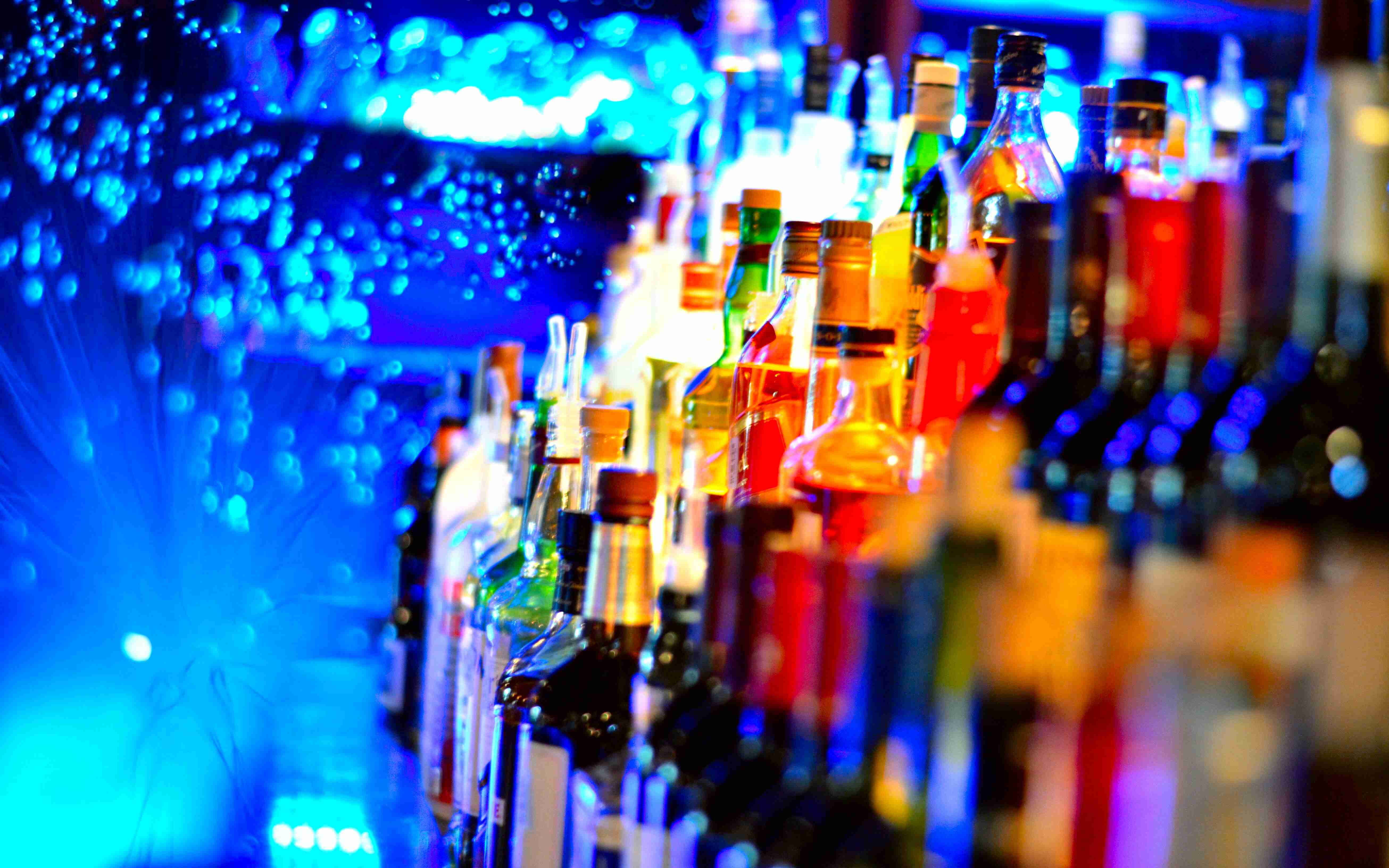 5222x3264 Tiki Bar Wallpaper