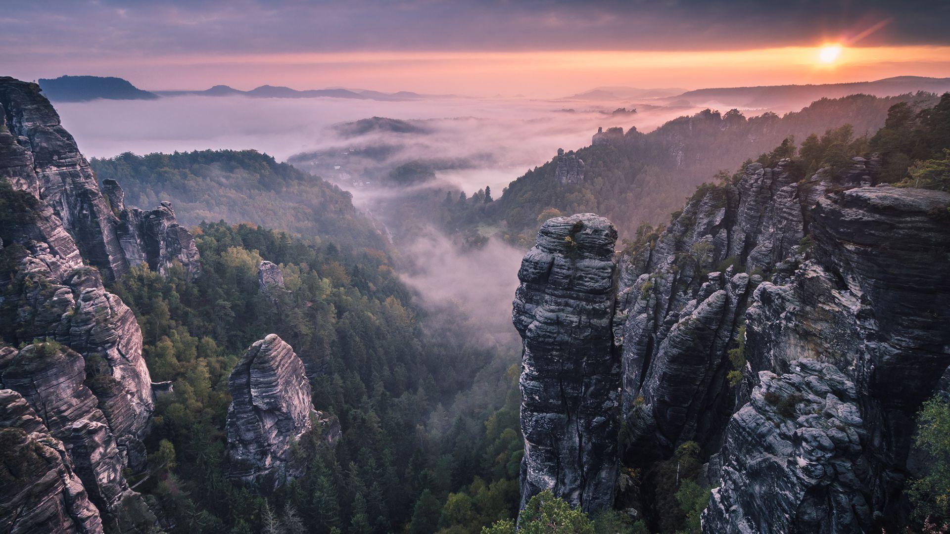 1920x1080 Morning fog in the mountains Wallpaper
