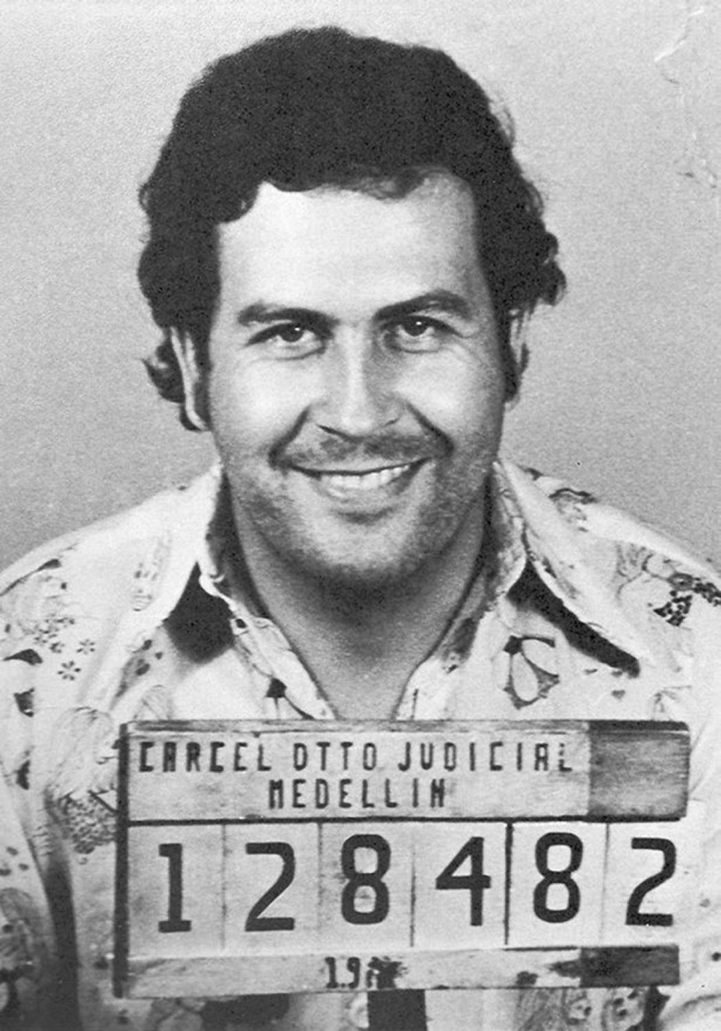 1049x1500 Fondos de pantalla de Pablo Escobar
