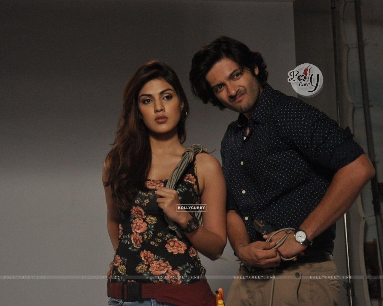 1280x1024 Wallpaper Chakraborty and Ali Fazal at the 'Sonali Cable' Poster Shoot size:1280x1024