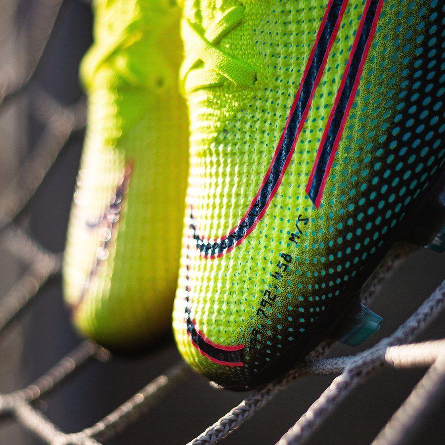 900x900 Nike Mercurial Dream Speed 2. Get all the details at Unisport