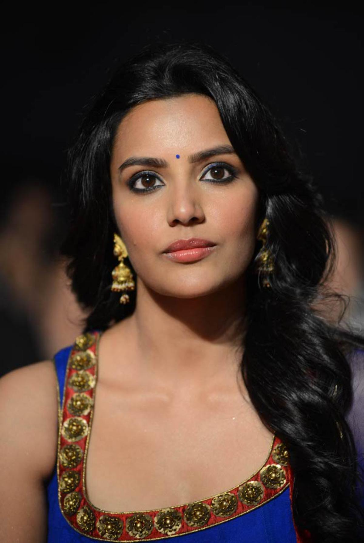 1200x1788 Priya Anand