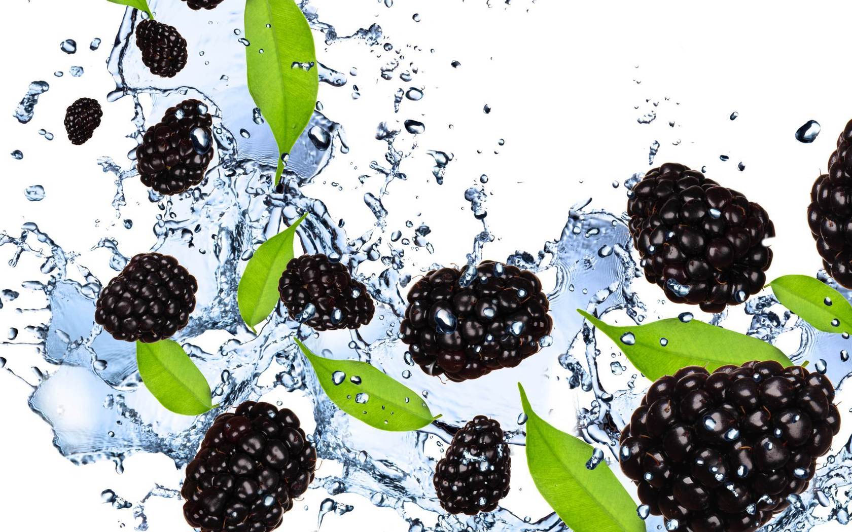 1680x1050 Berries Fruits In Water wallpaper