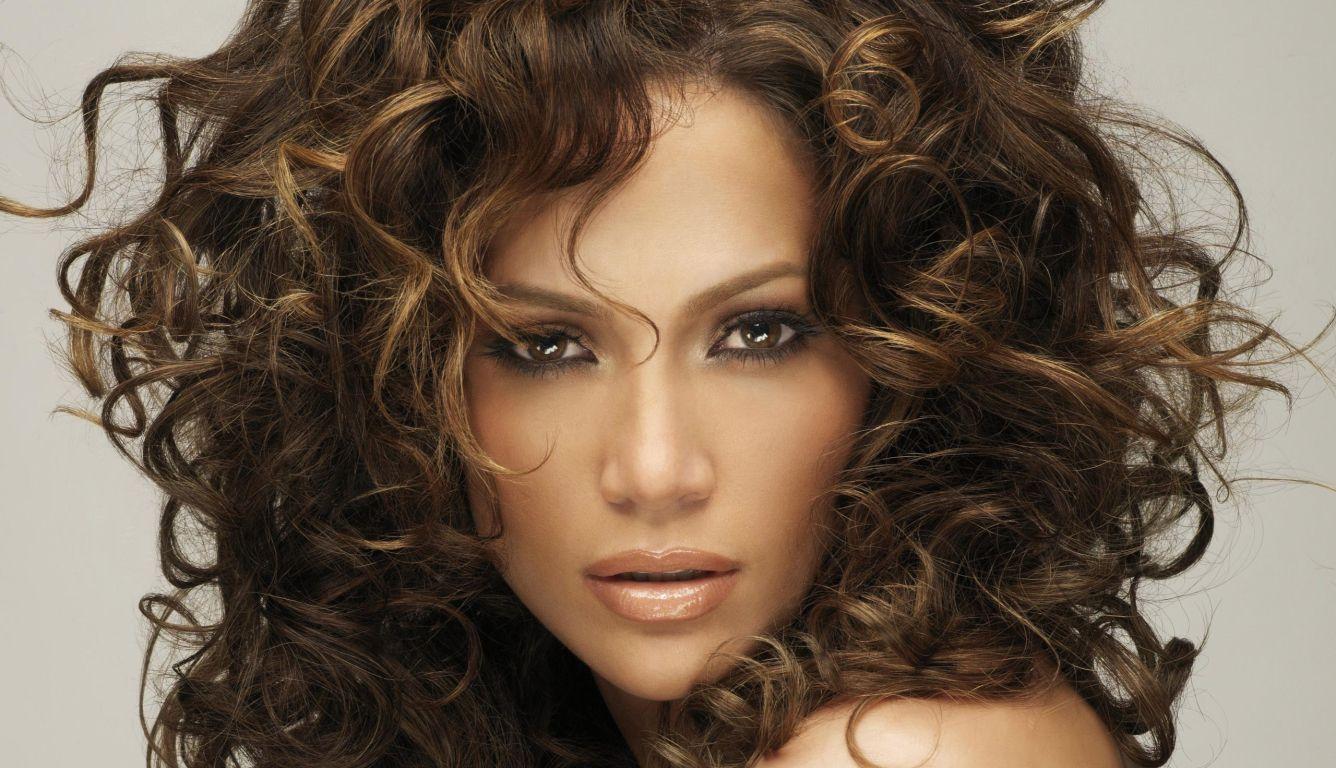 Gorgeous Hair Style With Curls Picture in 4K Gorgeous Hair Style With Curls Picture in 4K