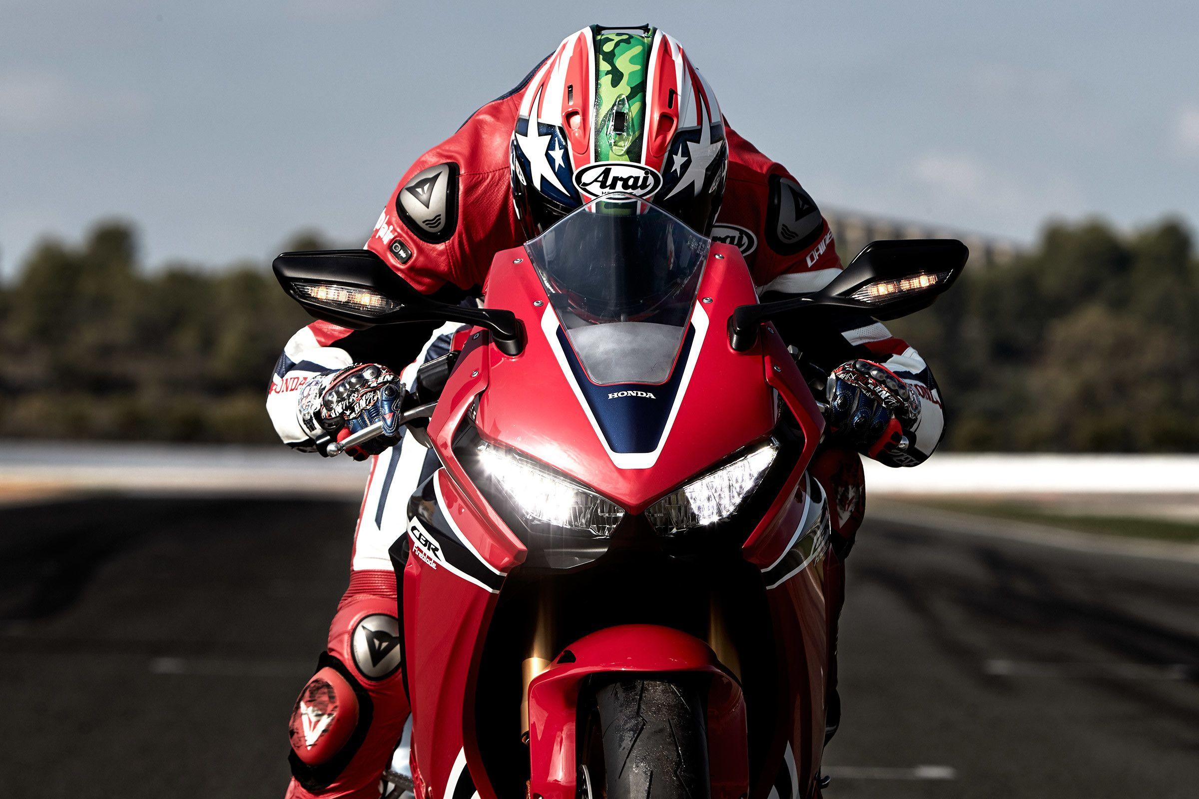 2400x1600 2020 Honda CBR 1000 RR Wallpaper