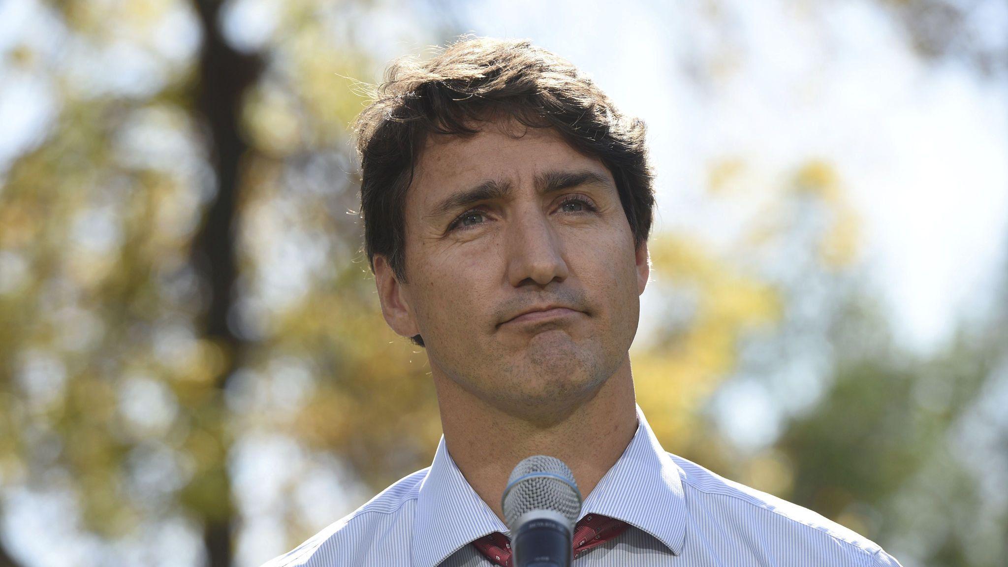 2048x1152 Justin Trudeau tries to save campaign after racism scandal