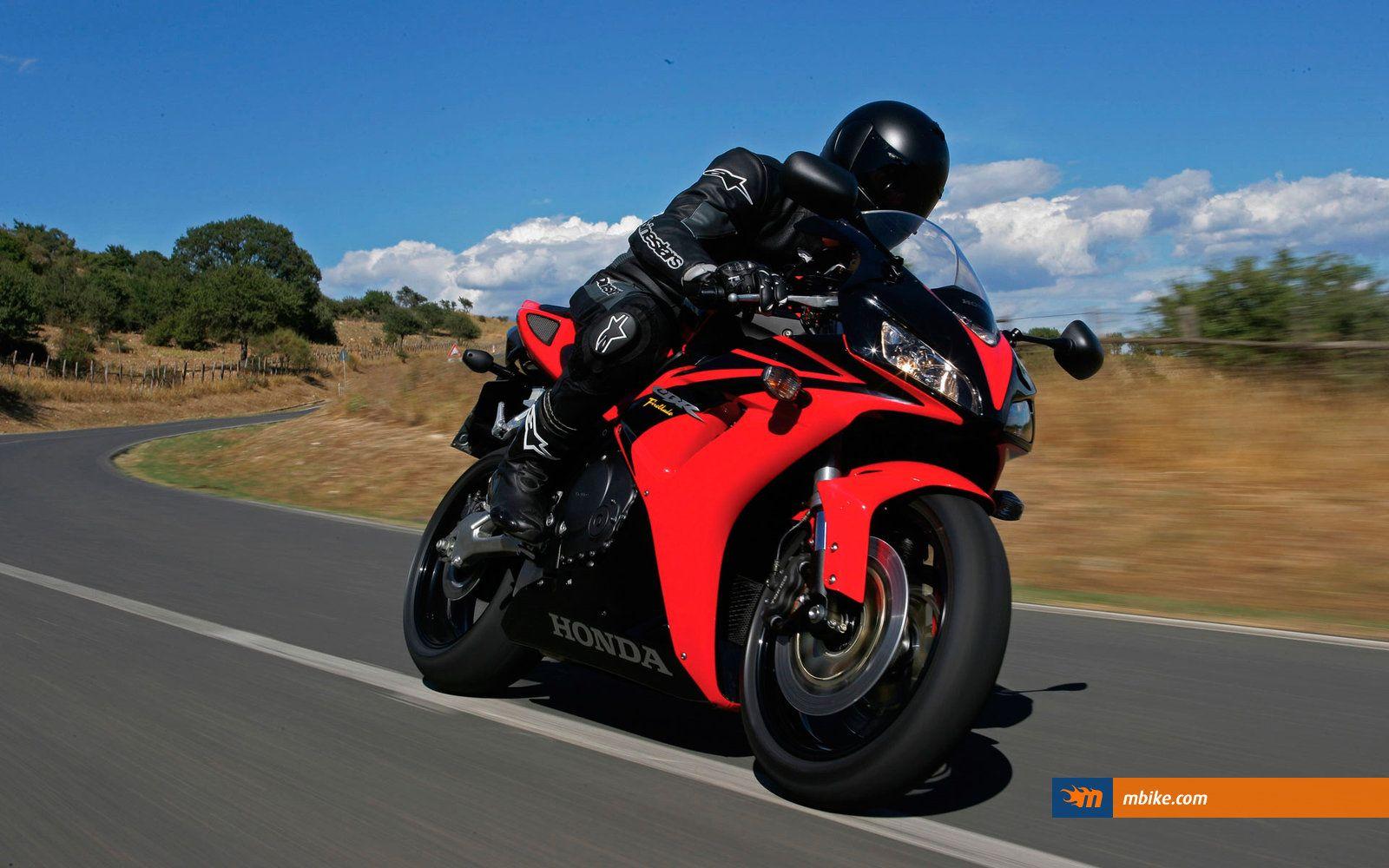 1600x1000 Honda CBR 1000 RR Fireblade