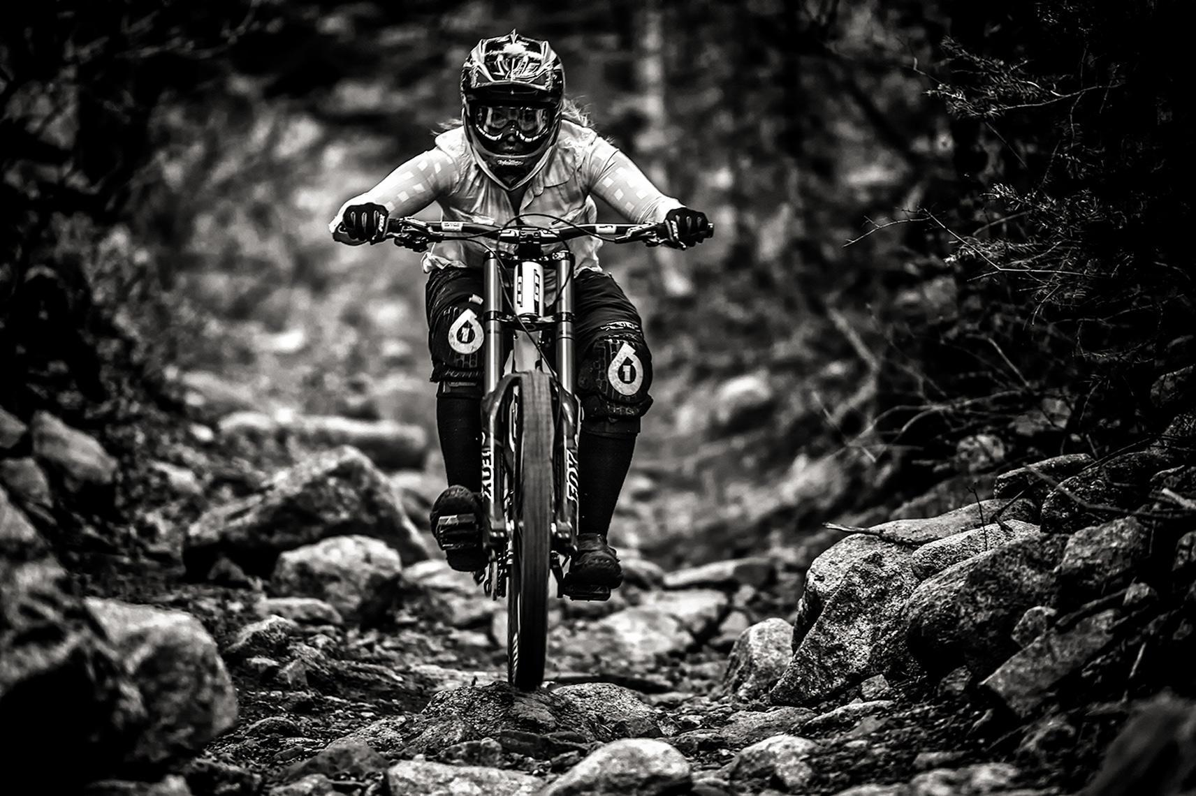 1712x1140 Downhill MTB Wallpaper for Android