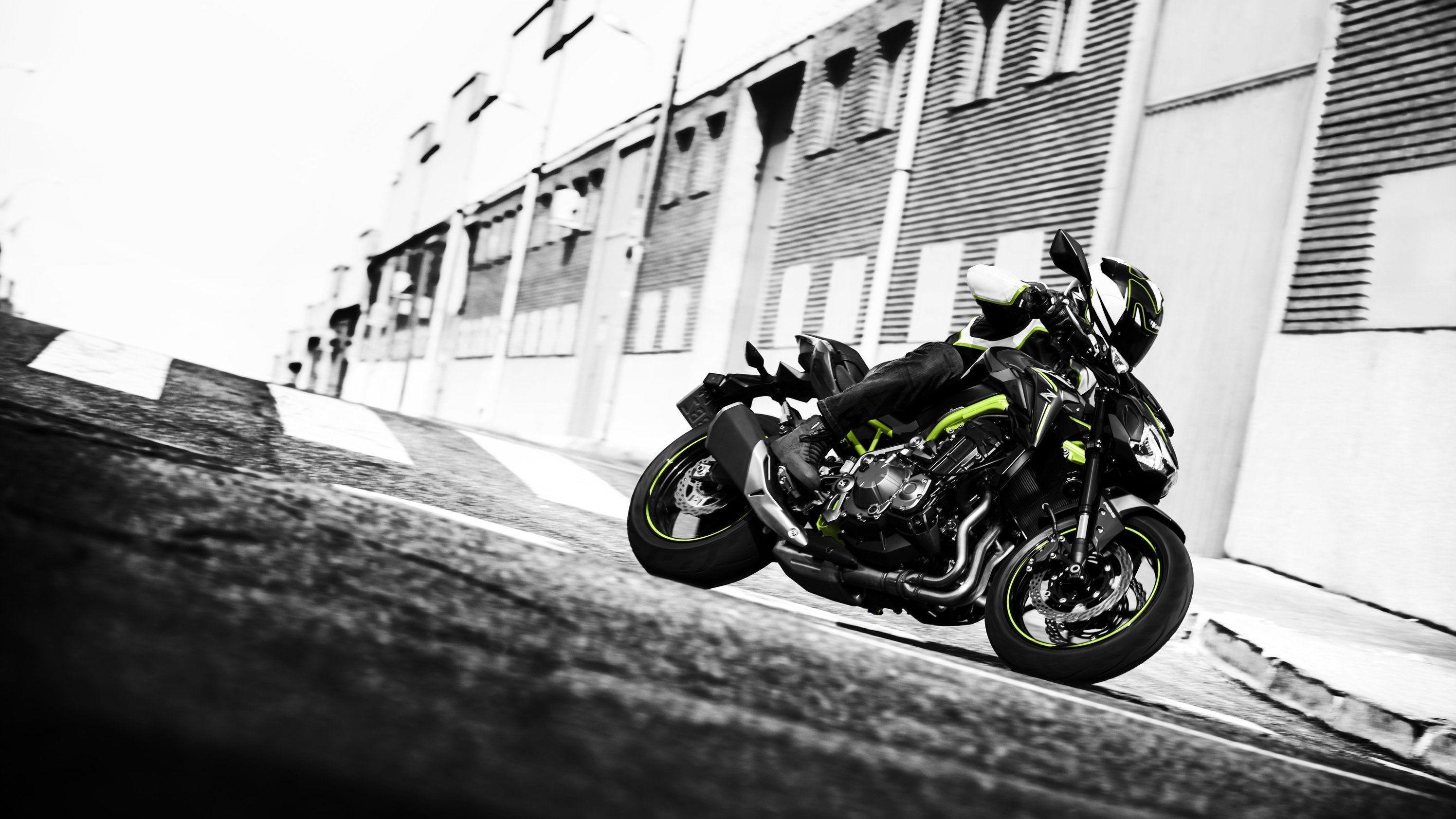 2992x1683 Kawasaki Z900 Wallpaper
