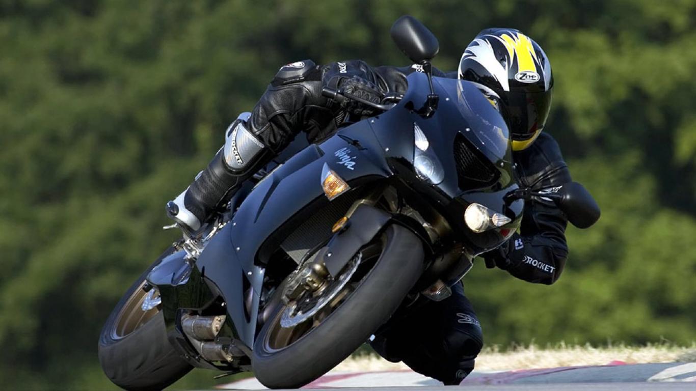 1366x768 Black Kawasaki Ninja Racing