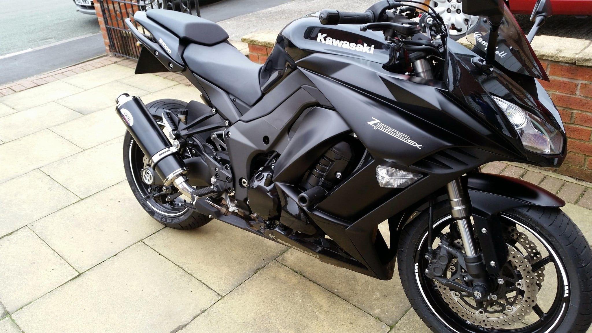 2048x1152 Kawasaki Z1000sx 2018 Wallpaper