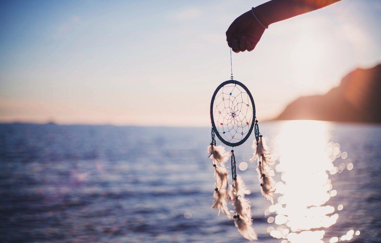 1332x850 Wallpaper hand, feathers, Dreamcatcher image for desktop, section разное