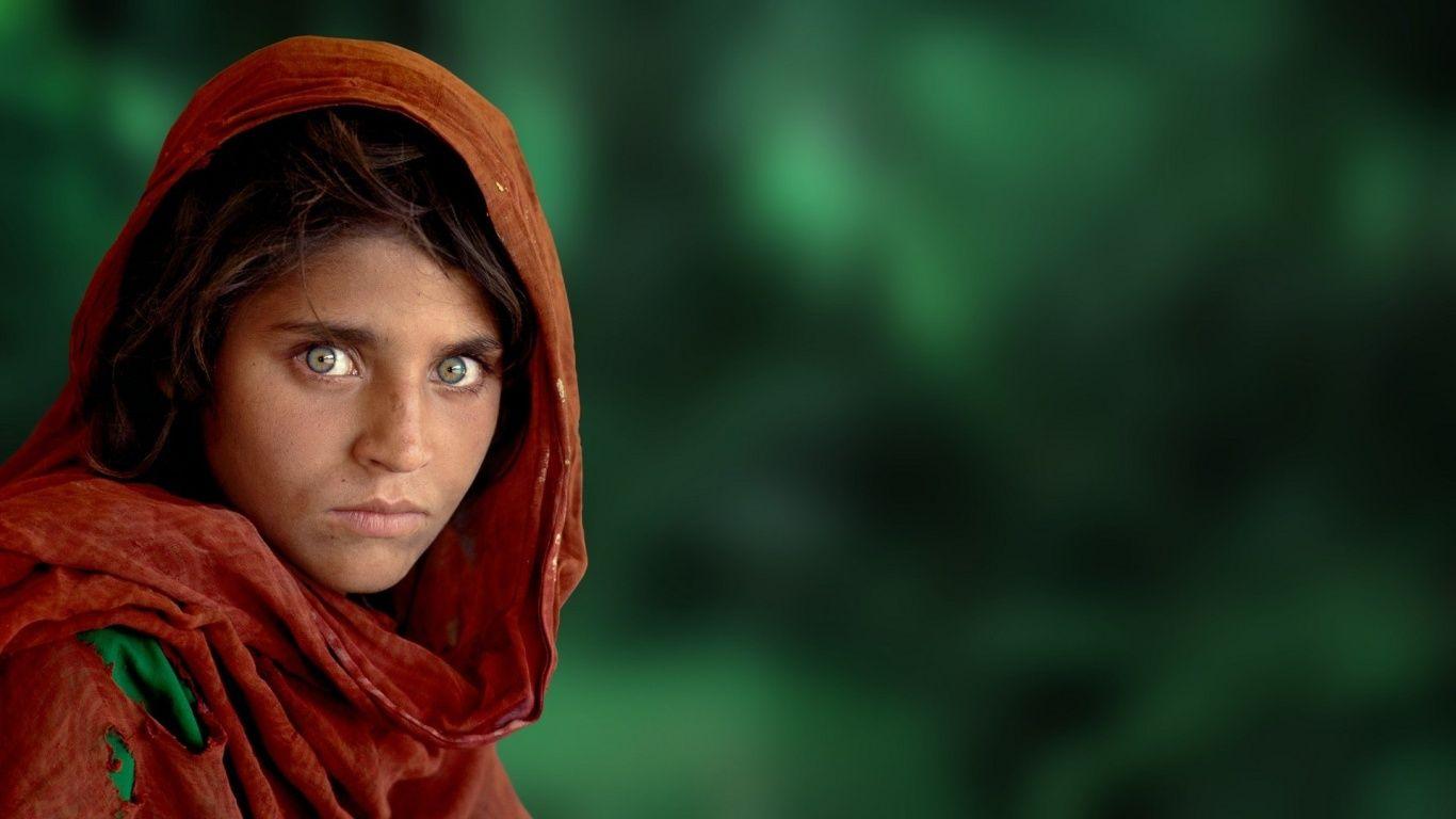 1366x768 Girl Wallpaper 1366x768