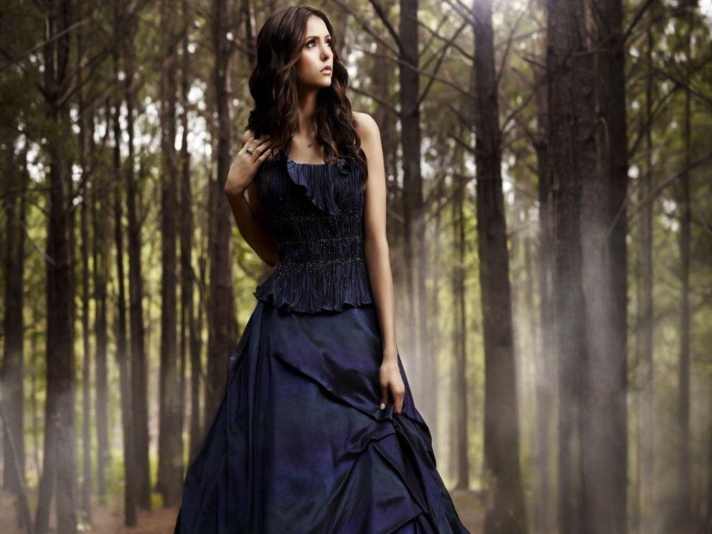 1024x768 Elena&Katherine Wallpaper Pierce and Elena Gilbert Wallpaper