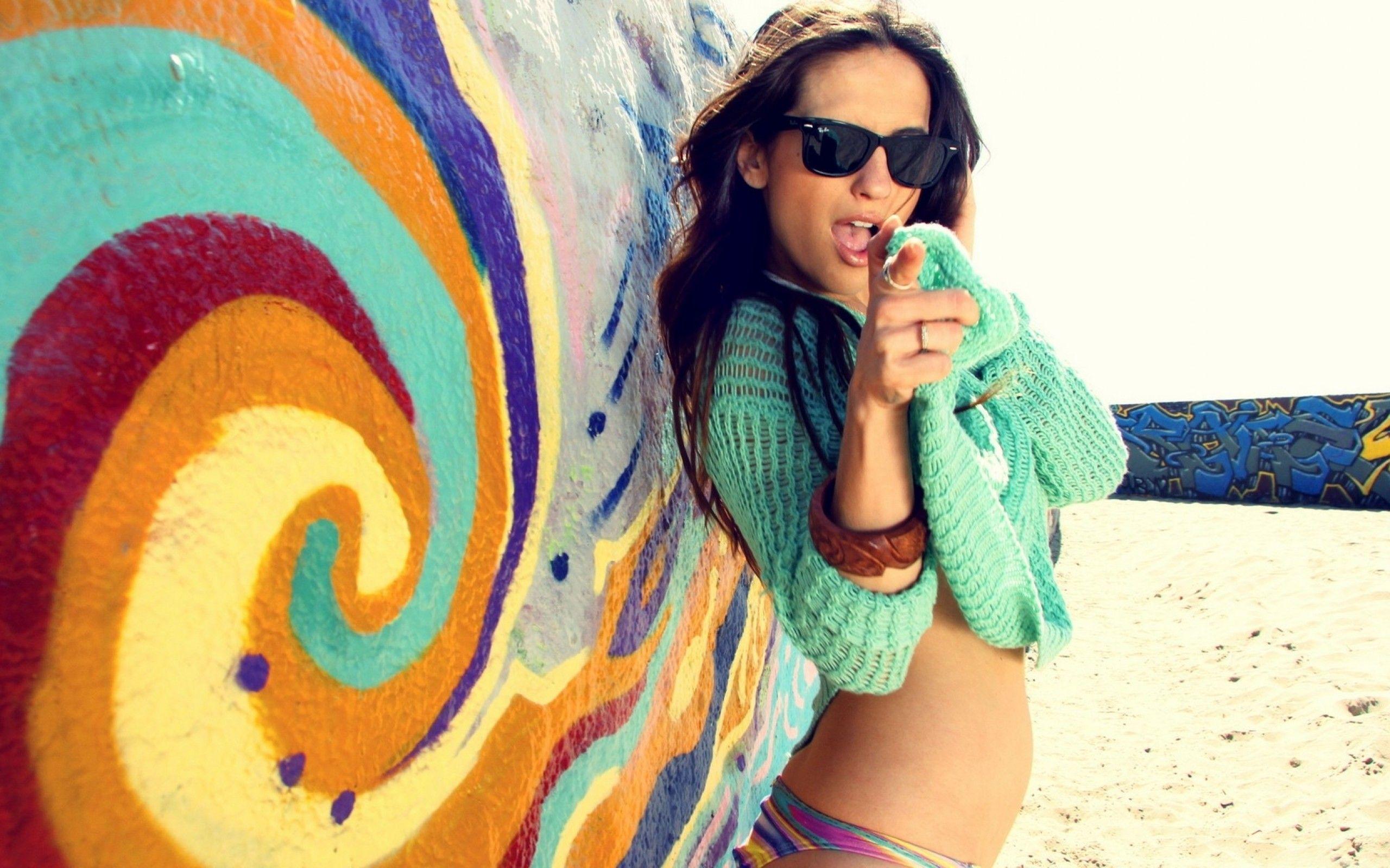 2560x1600 women, models, sunglasses wallpaper