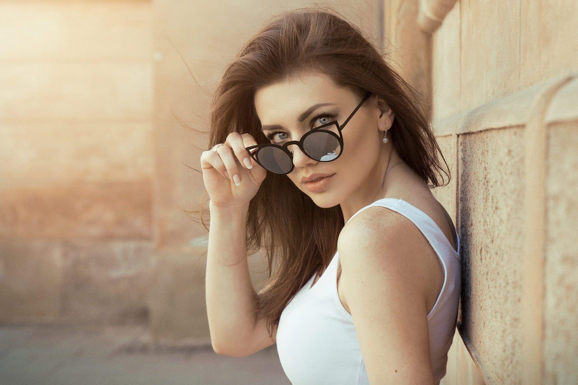 Girl Glasses Wallpapers - Top Free Girl Glasses Backgrounds