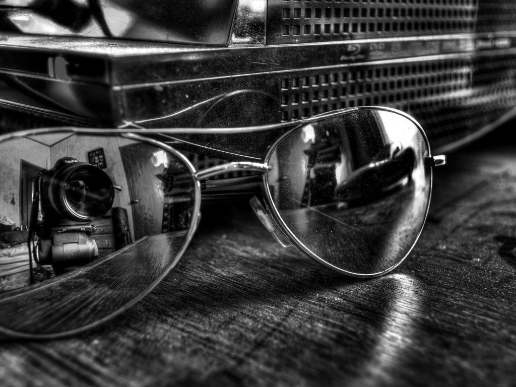 1024x768 Sunglasses 4K wallpaper for your desktop or mobile screen free and easy to download