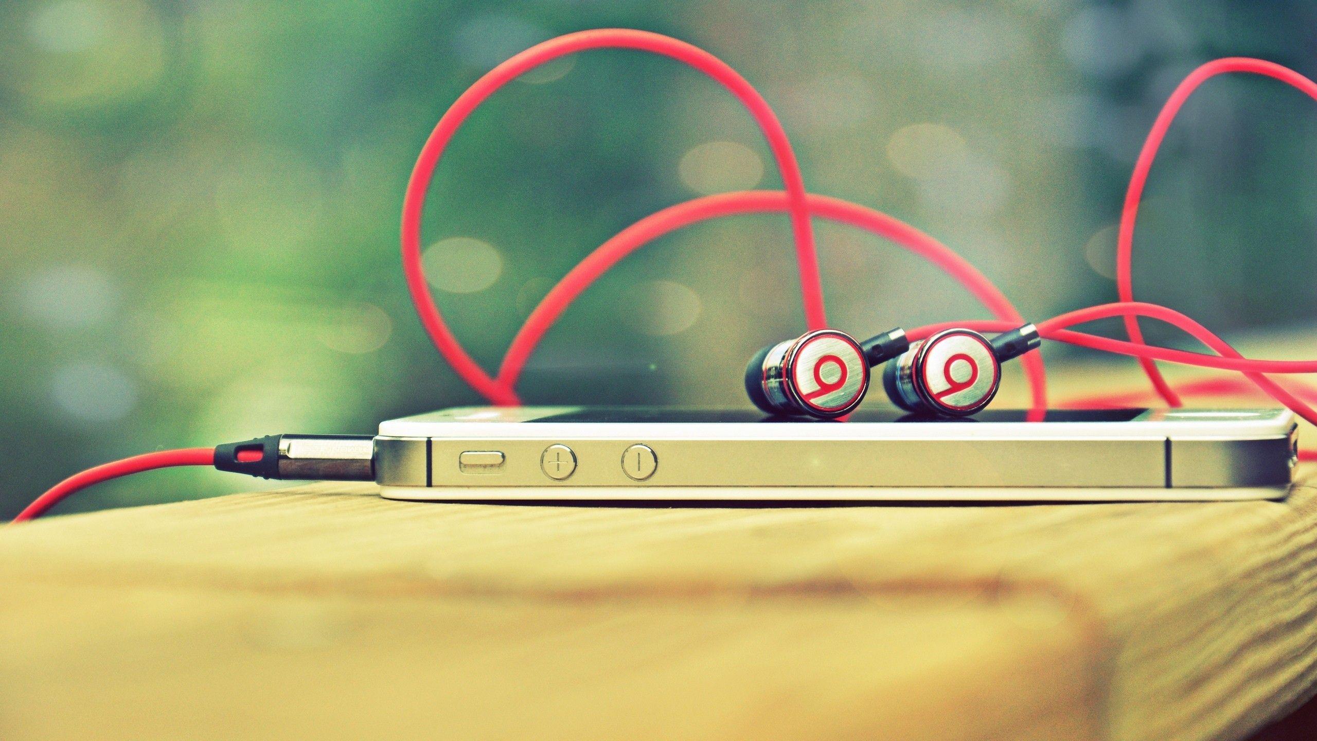 2560x1440 Beats Audio Wallpaper