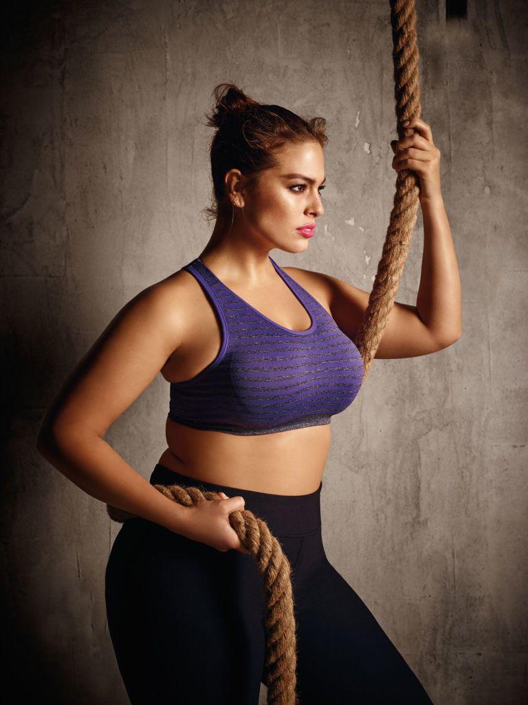 768x1025 Ashley Graham Wallpaper Thigh Ashley Graham Wallpaper & Background Download