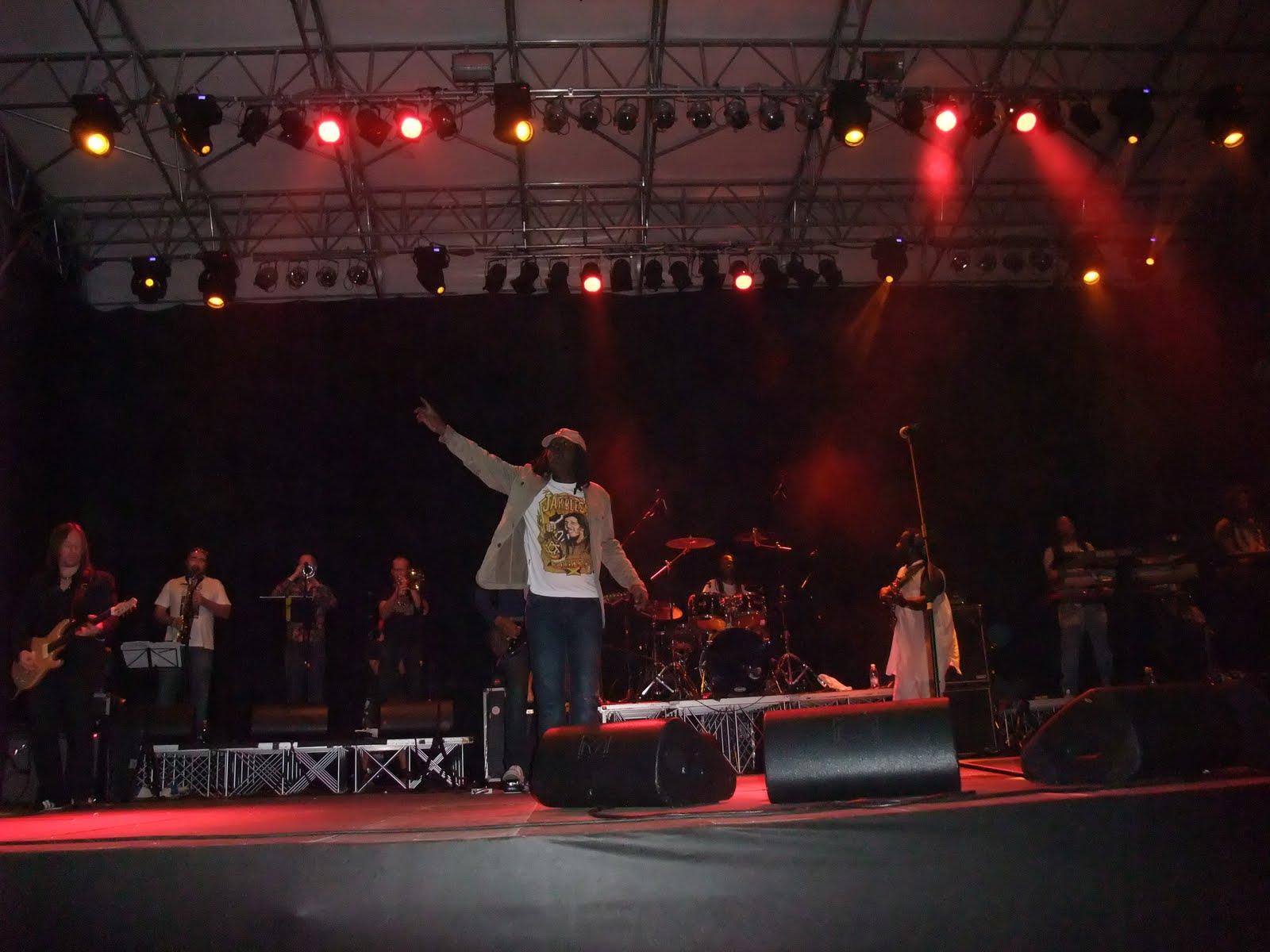 1600x1200 Reggaediscography: ALPHA BLONDY: (25 June 2011)