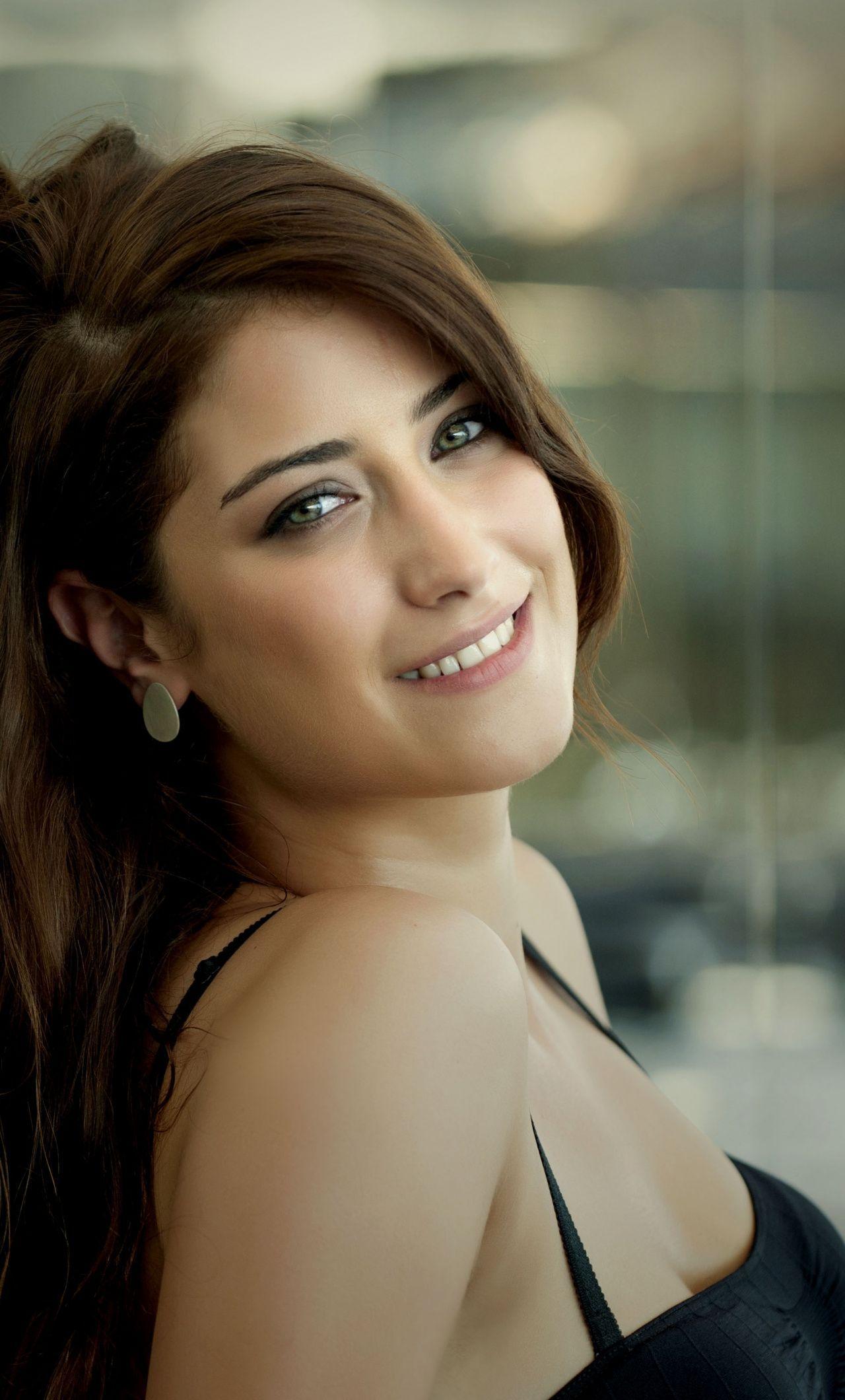 1280x2120 Turkish Girl Wallpaper