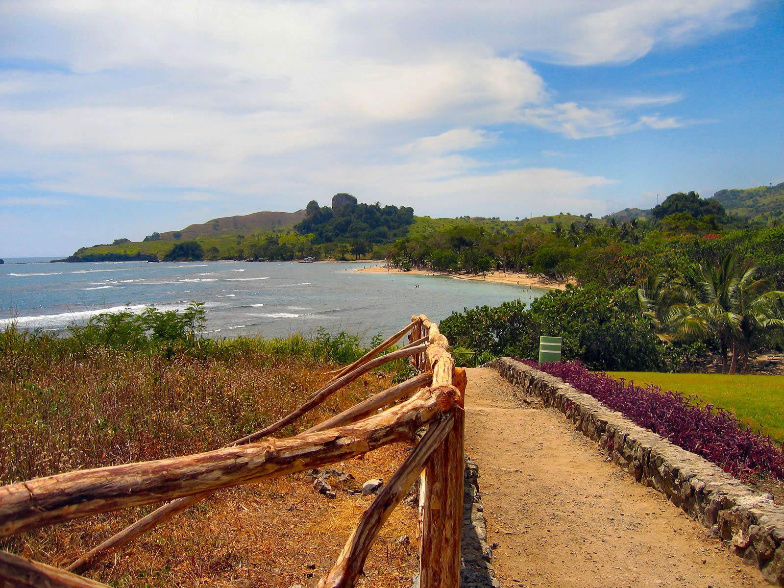 1600x1200 dominican republic beach road. HD Windows Wallpaper