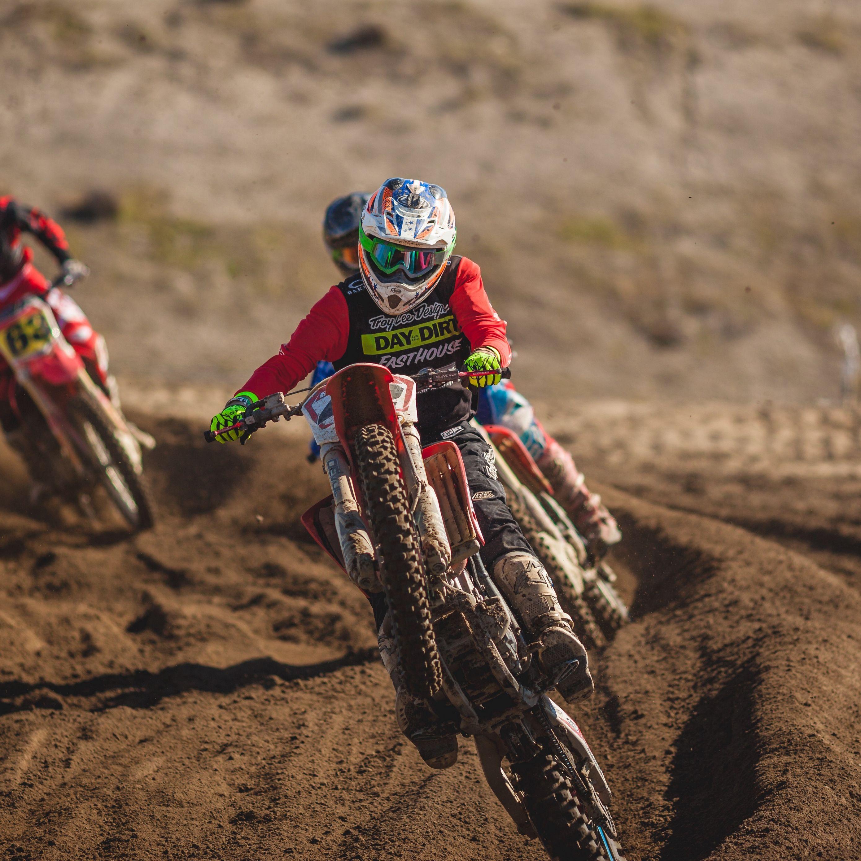 2780x2780 Download wallpaper 2780x2780 dirt bike, motorcycle, dirt, racing