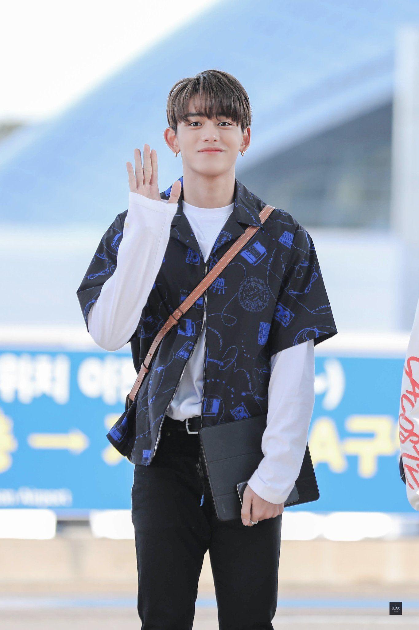 1365x2048 Lucas Xuxi Yukhei NCT WayV lockscreen wallpaper #NCT #nctu #WeishenV #루카스 #WayV #威神 #lucas #xuxi #yukhei. Lucas nct, Nct, Lucas