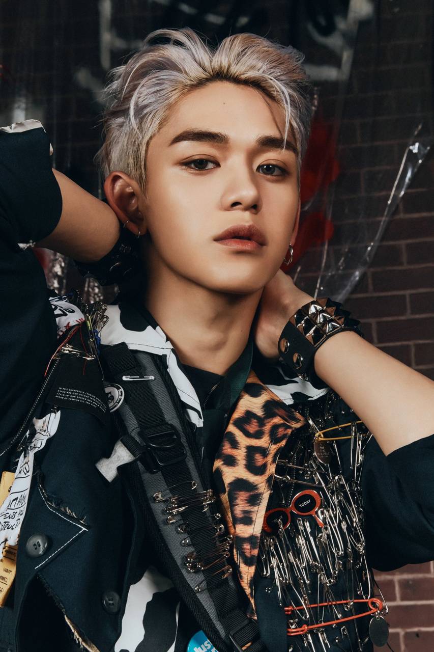 853x1280 Lucas wallpaper