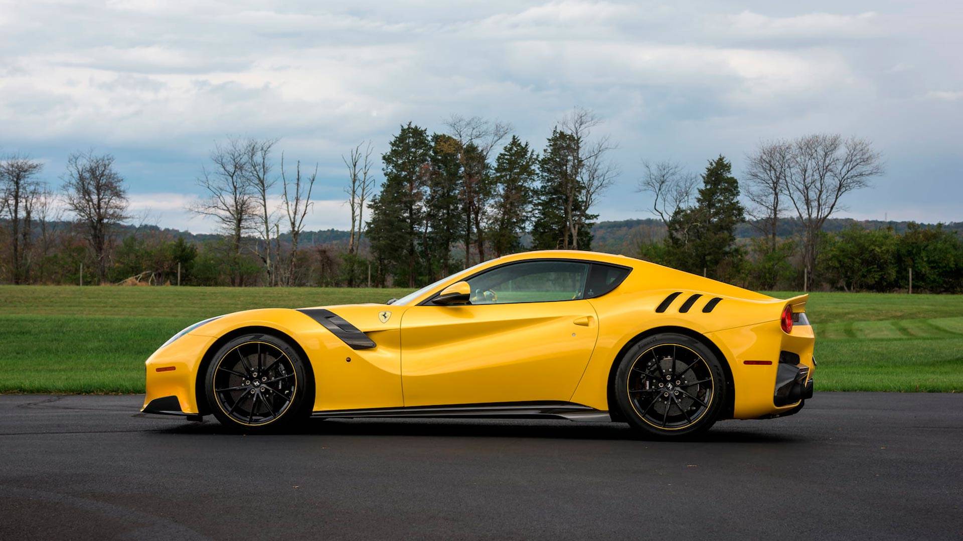 Ferrari f12 TDF Cabrio