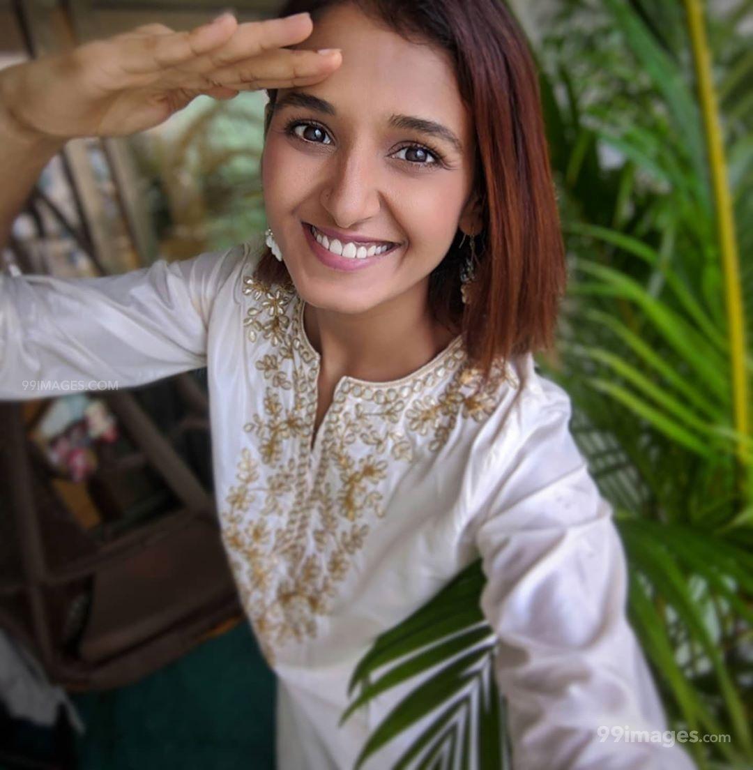 1080x1104 Shakti Mohan HD Wallpaper (Desktop Background / Android / iPhone) (1080p, 4k) (1080x1104) (2020)
